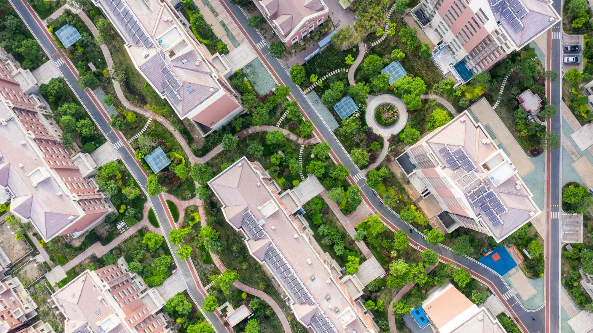 Main-Image-Condo-Risks-During-Summer