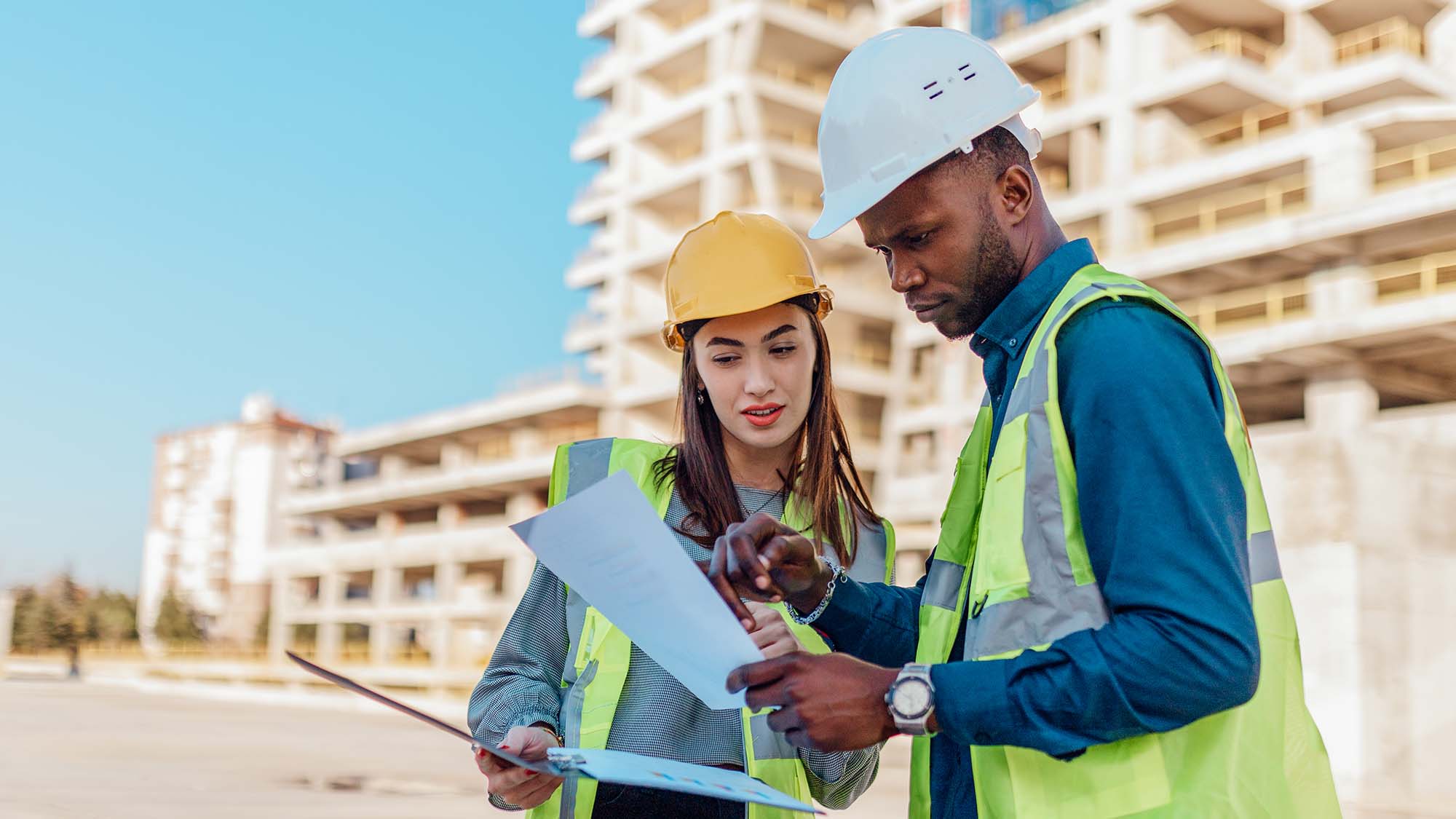 Main-Image-Construction-Contract-Review-Insurance-Risk-Alignment
