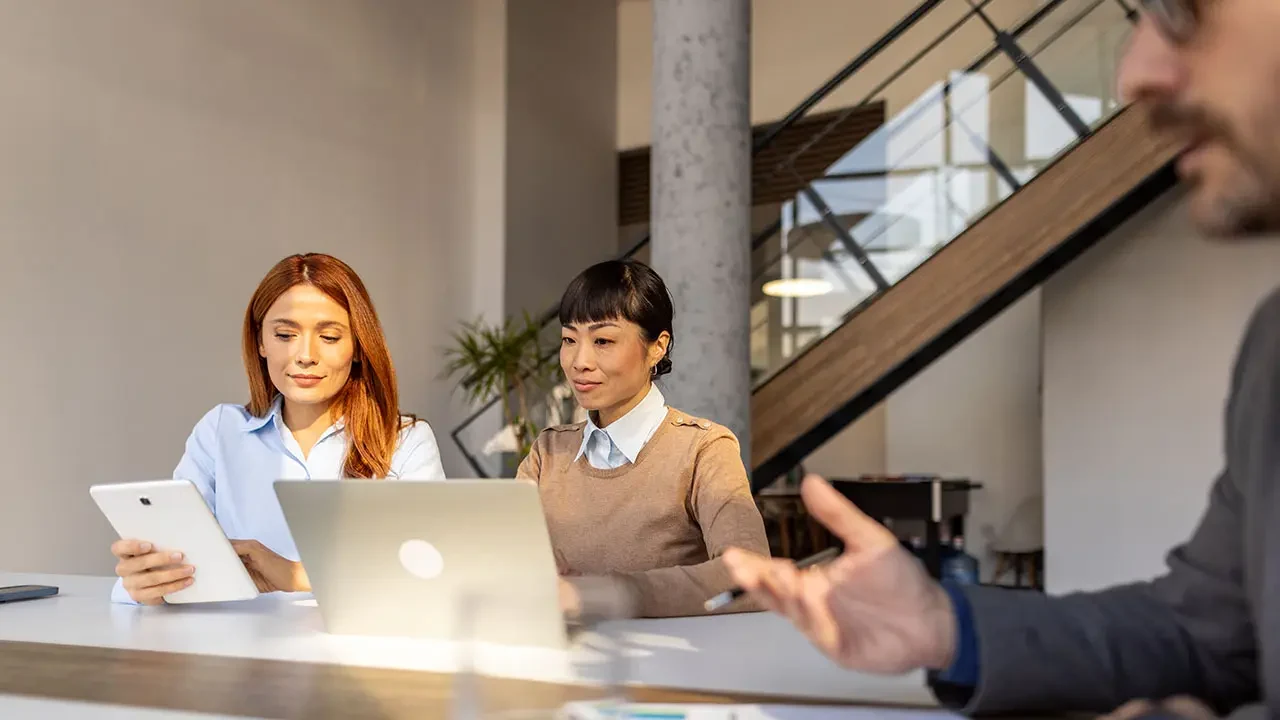 main-image-ai-in-employee-benefits-hr-compliance-governance