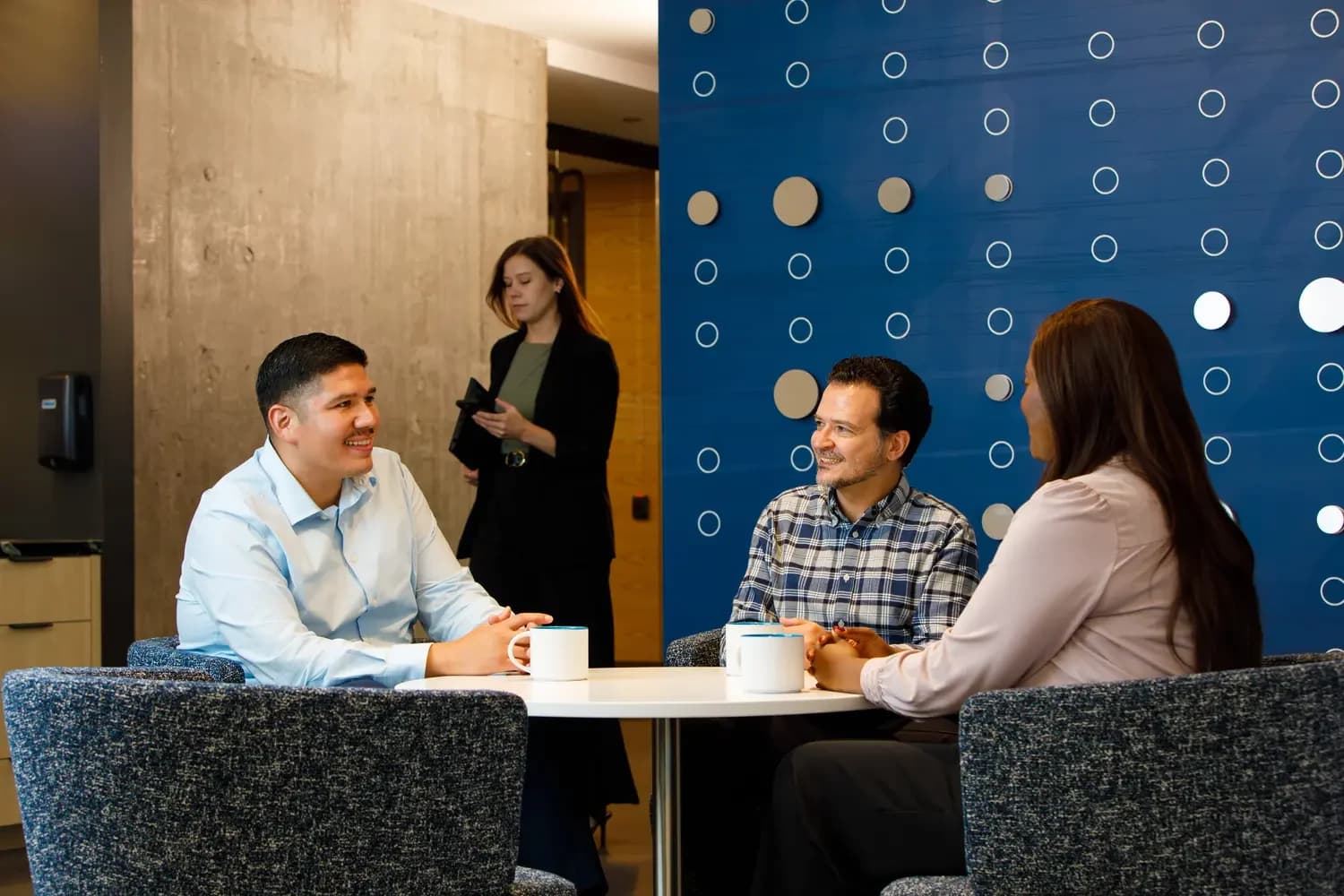 office-coffee-meeting-conversation