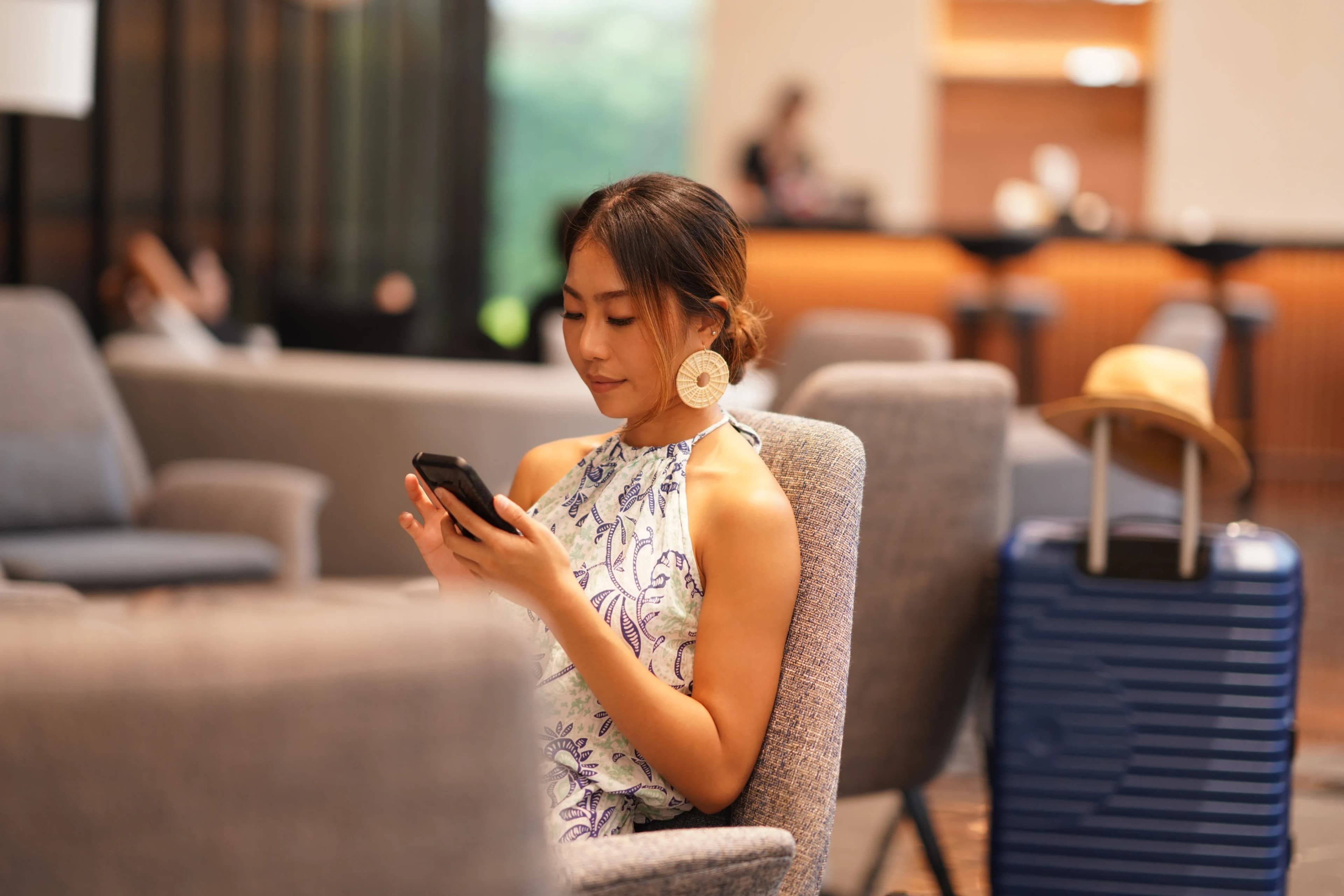 traveler-in-airport-lounge