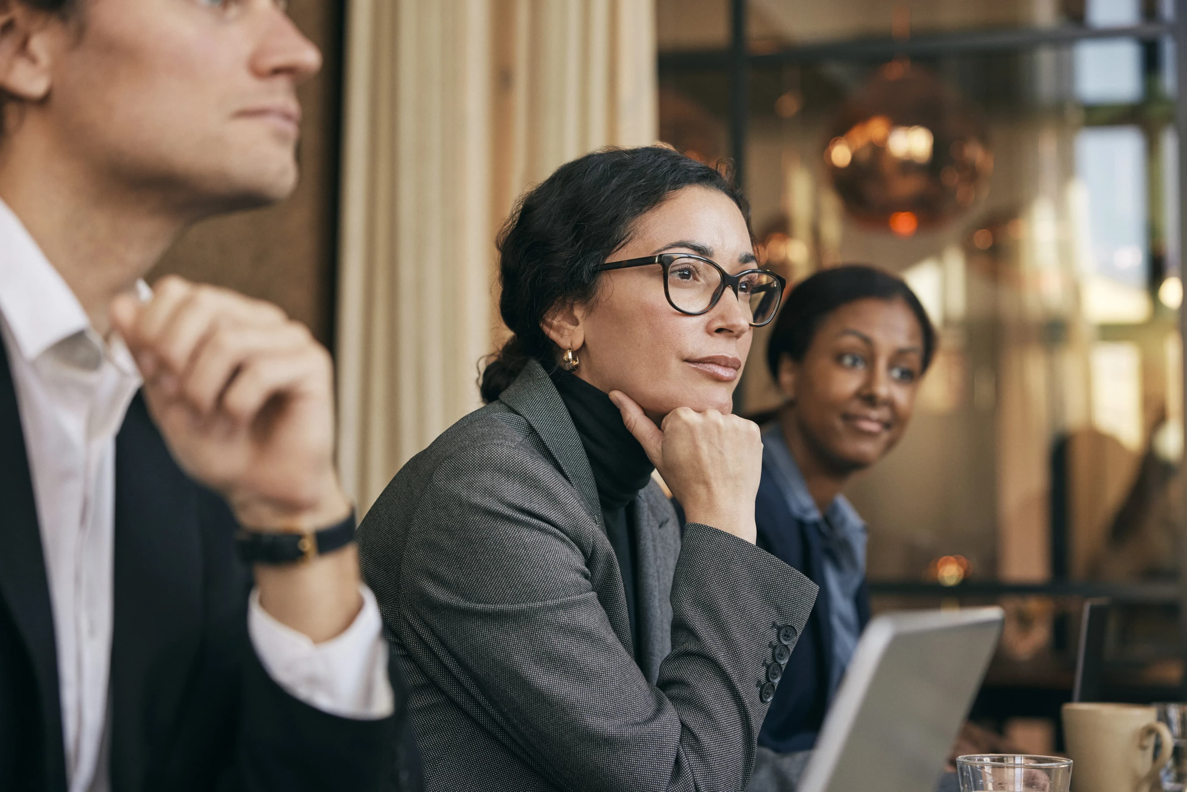 professionals-listening-in-meeting