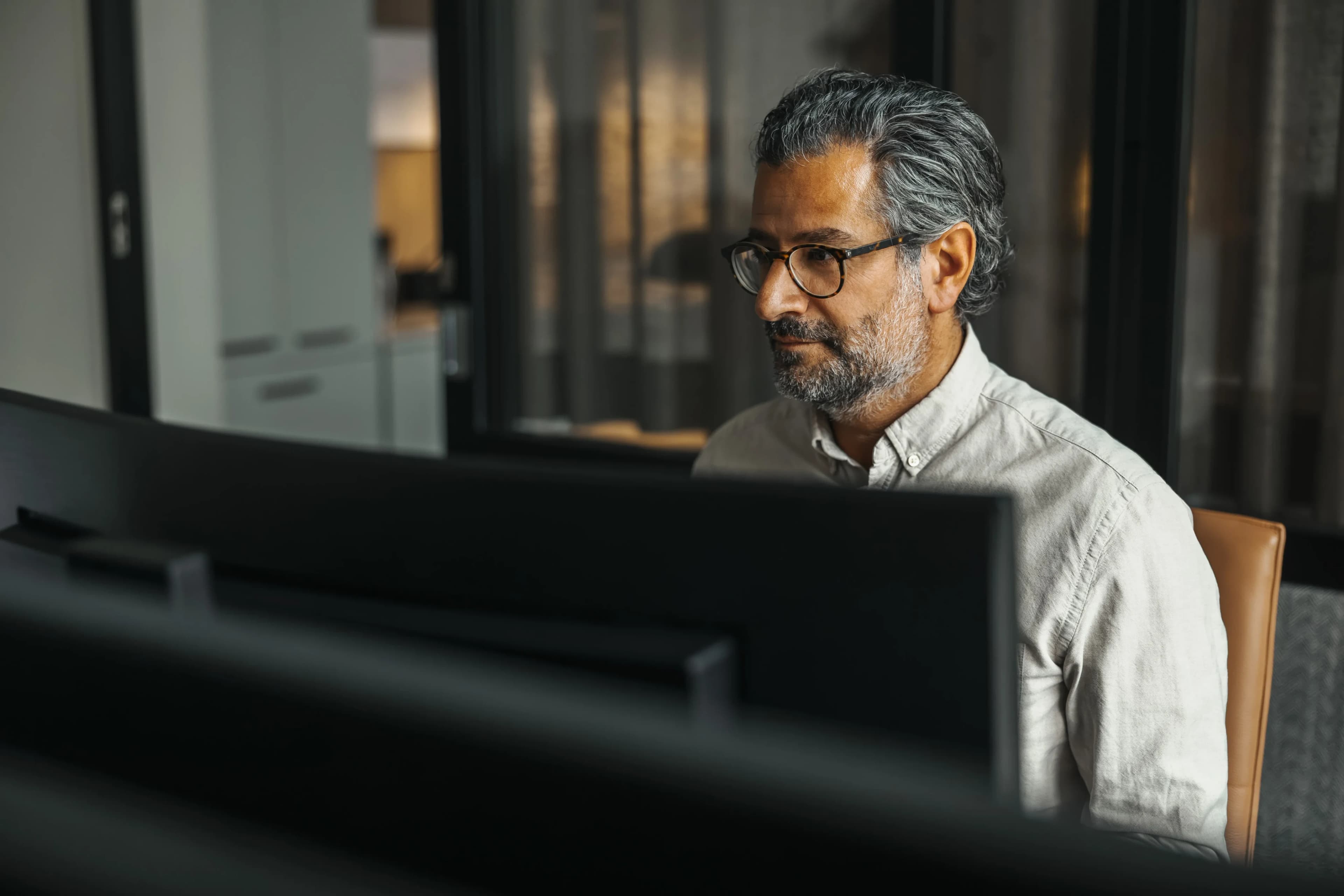 analyst-at-large-monitor