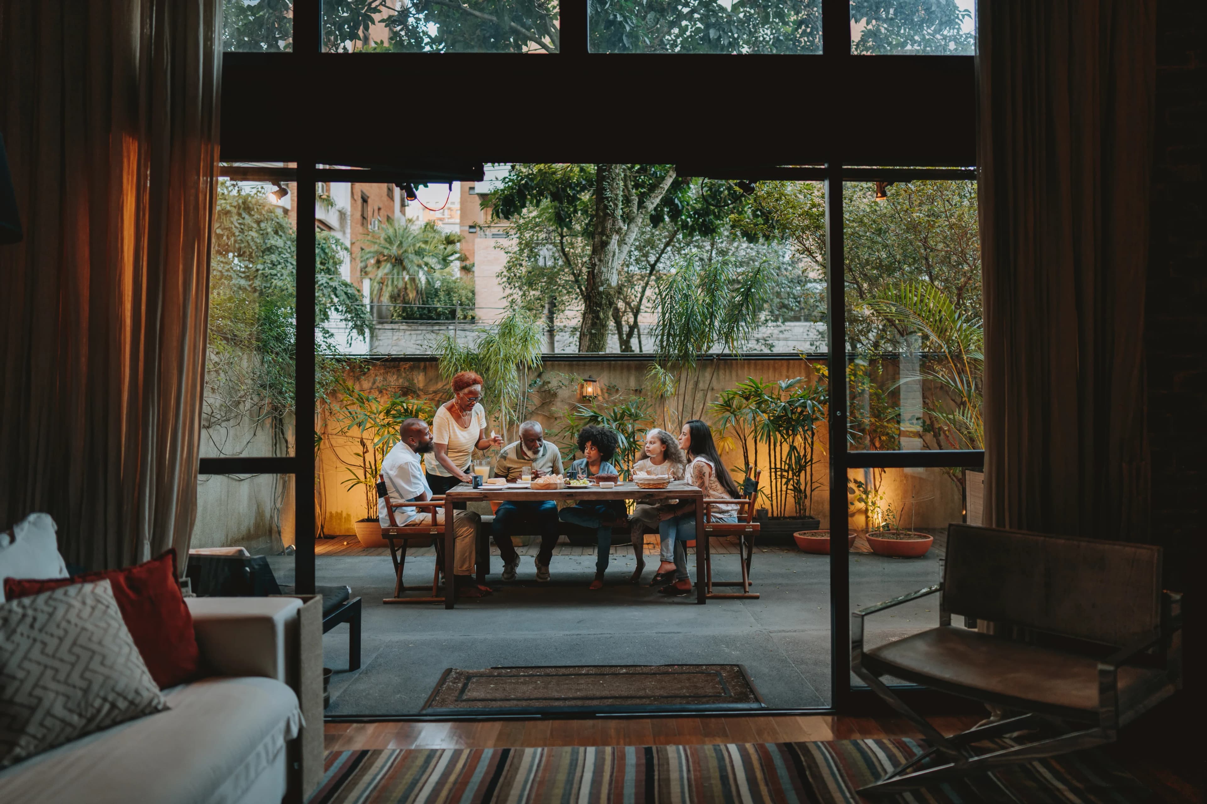 family-gathering-terrace-dinner