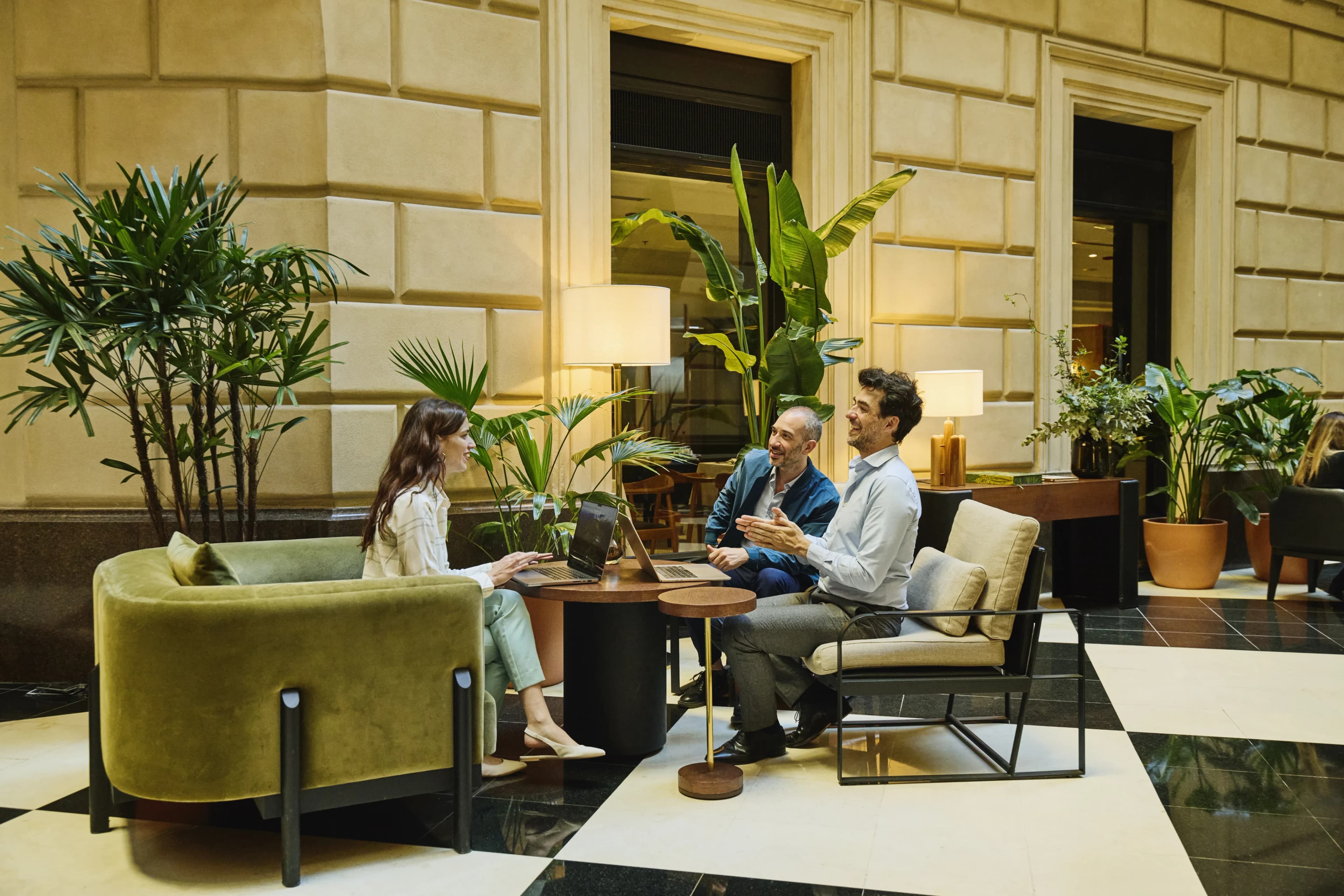meeting-in-elegant-lounge