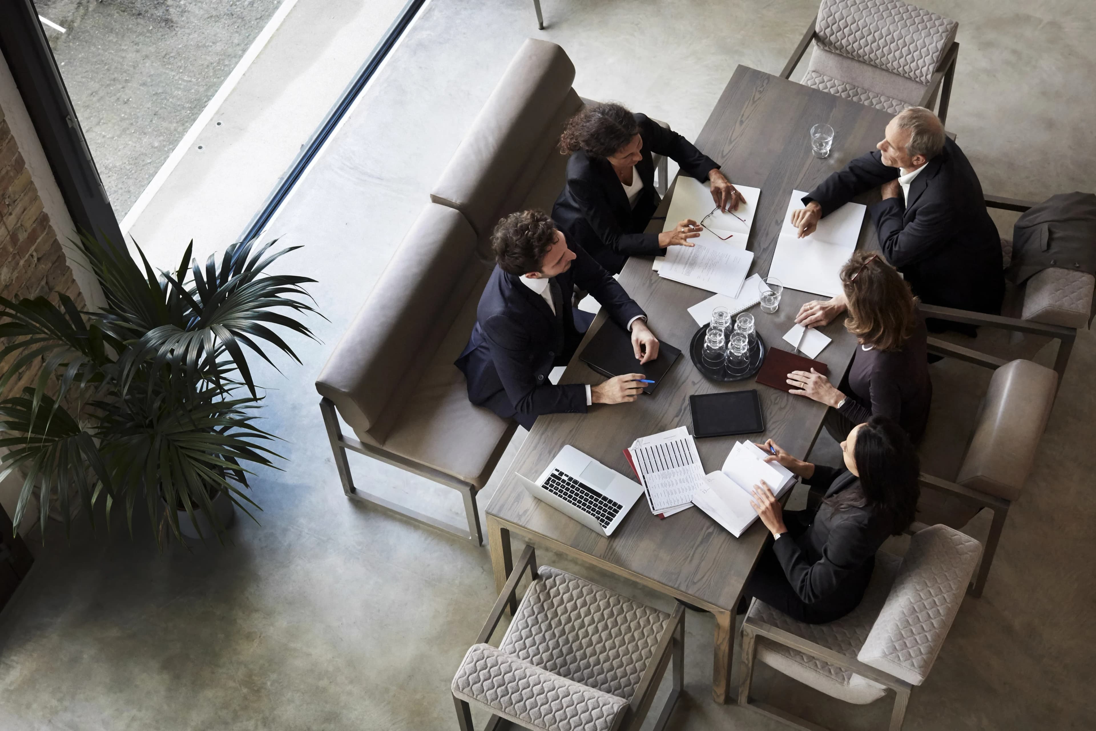 overhead-boardroom-meeting